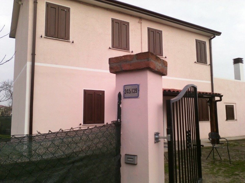 Casa singola arredata Corbola a Rovigo in Affitto