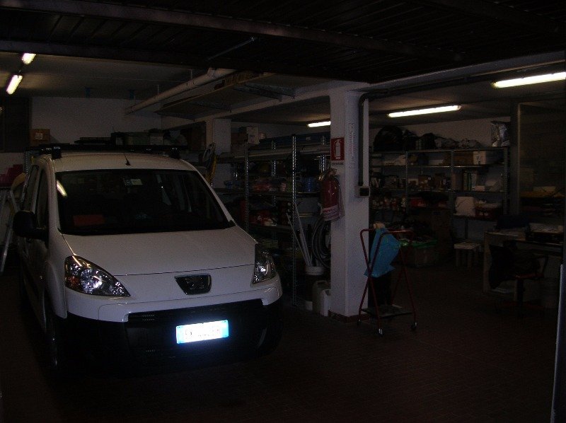 Magazzino garage a Pomarolo a Trento in Vendita