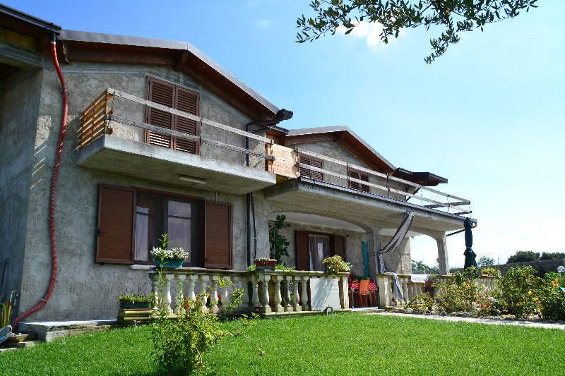 Villa a Cepagatti a Pescara in Vendita