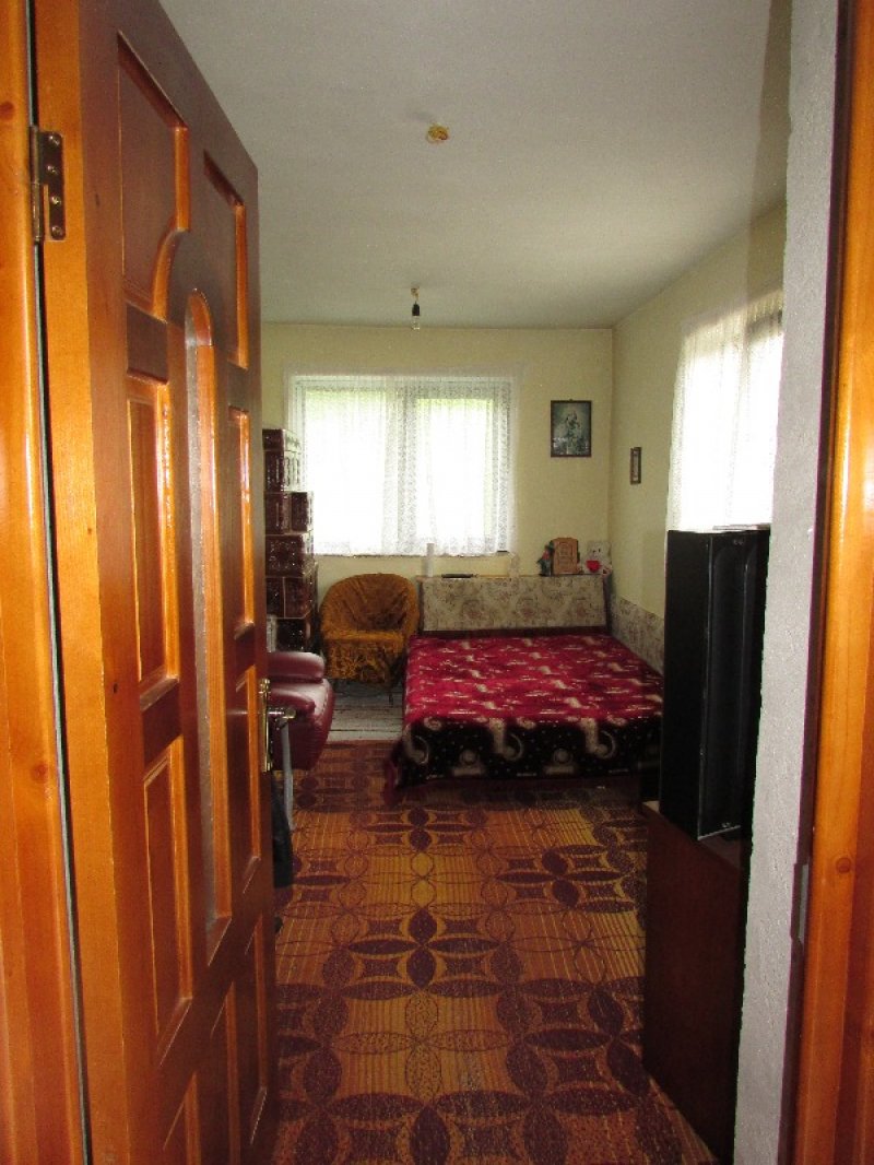 Casa con capannone a Pacureti a Romania in Vendita