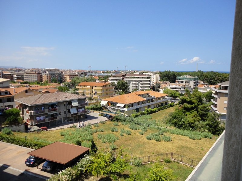Zona Pineta Dannunziana mansarda a Pescara in Affitto