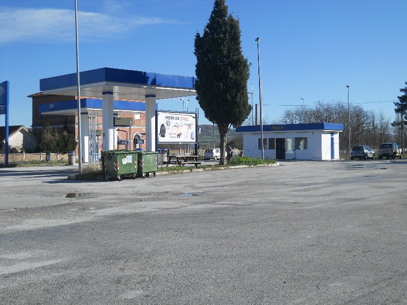 Unit commerciale a San Massimo a Campobasso in Vendita