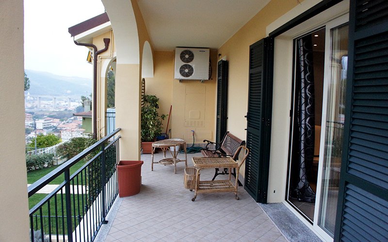 Appartamento in villa C Bianca a Savona in Vendita