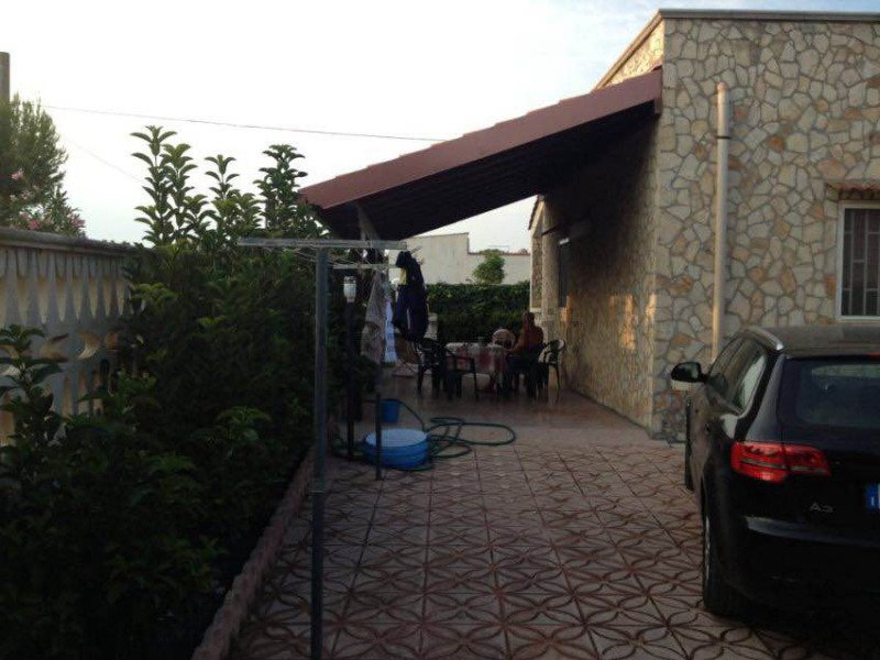 Villa bifamiliare arredata ad Avetrana a Taranto in Affitto