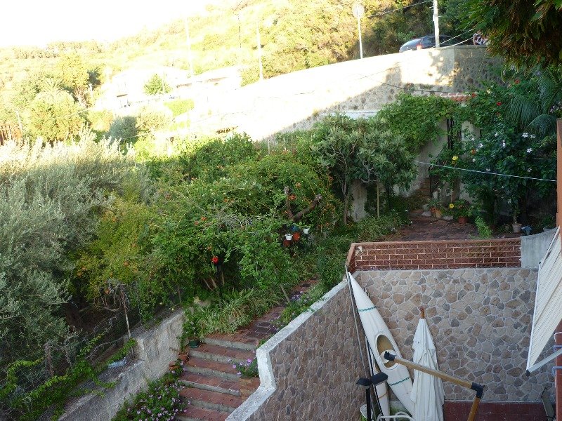 Casa indipendente con giardino a Messina in Vendita