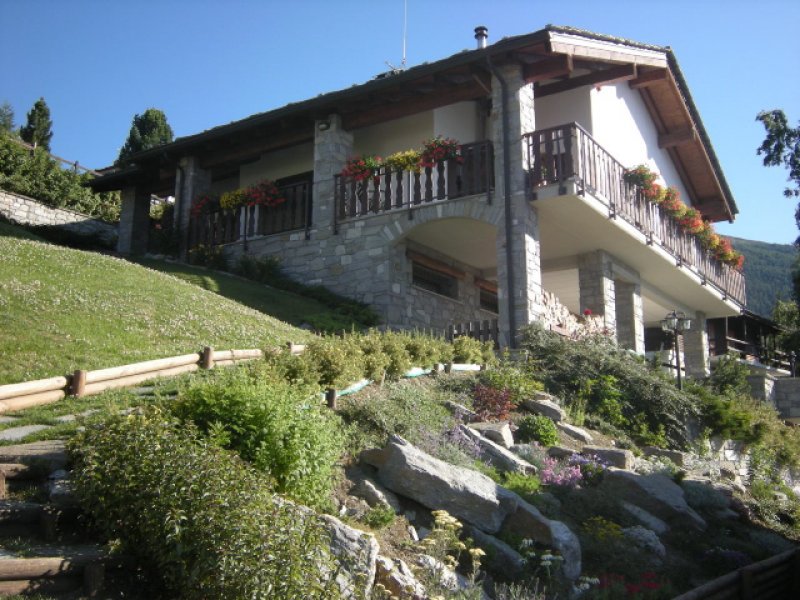 villa indipendente a Gressan a Valle d'Aosta in Vendita