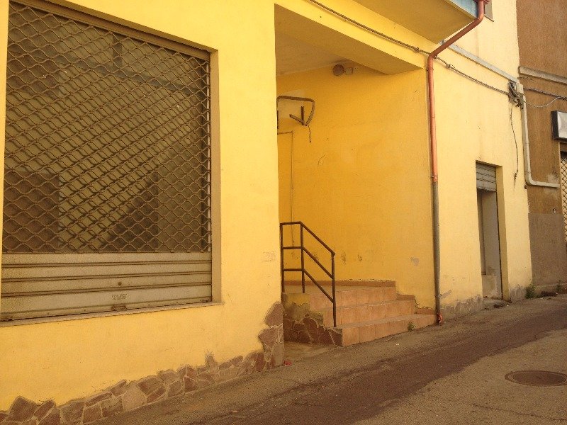 Centro di Narcao locale commerciale a Carbonia-Iglesias in Vendita