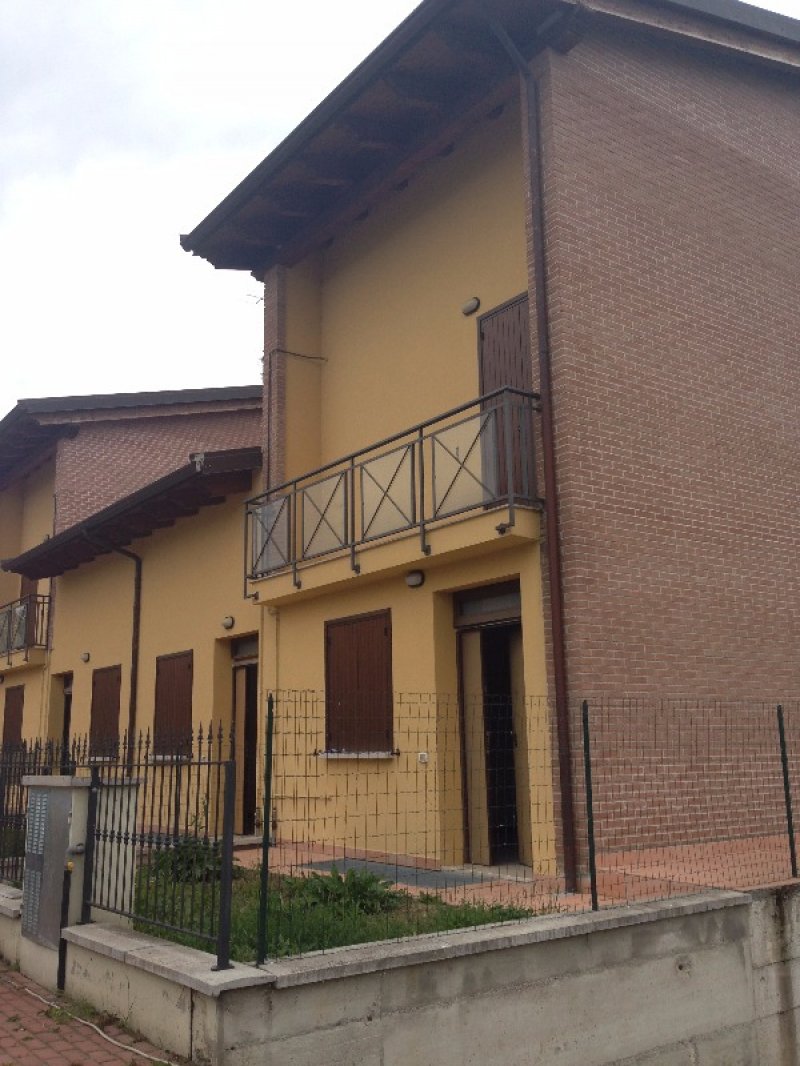 Villa a Bazzano a Bologna in Affitto