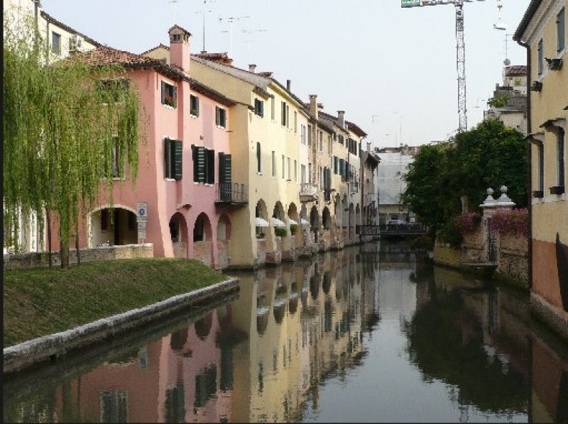 Hotel tre stelle a Paese a Treviso in Vendita