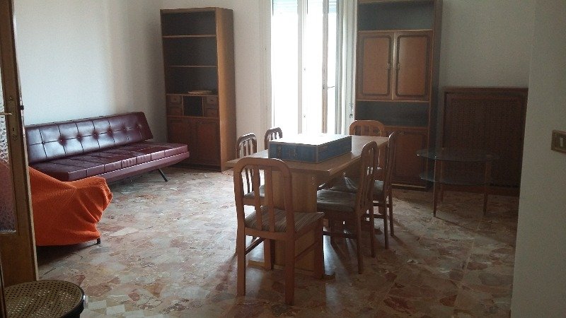 Appartamento estivo a Viserba centro lungomare a Rimini in Affitto