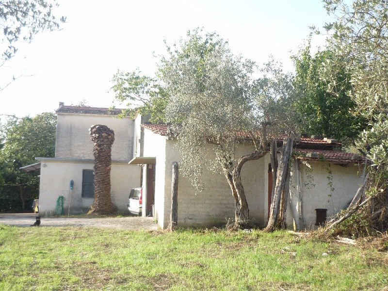 San Vittore del Lazio casale rustico a Frosinone in Vendita