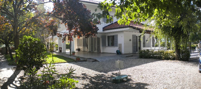 Villa bifamiliare zona del castello di Miradolo a Torino in Vendita