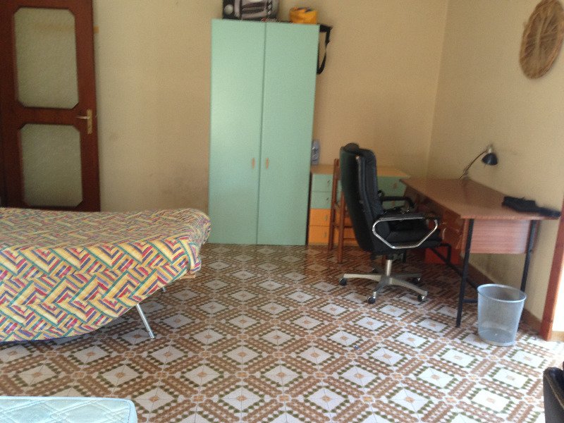 Posti letto in stanze singole a Lancusi a Salerno in Affitto