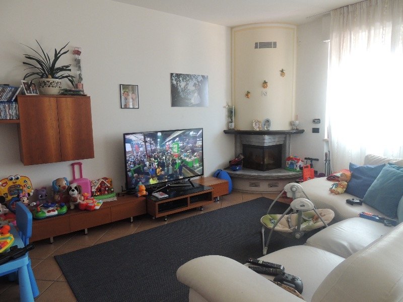 Appartamento a Luino zona Creva a Varese in Affitto