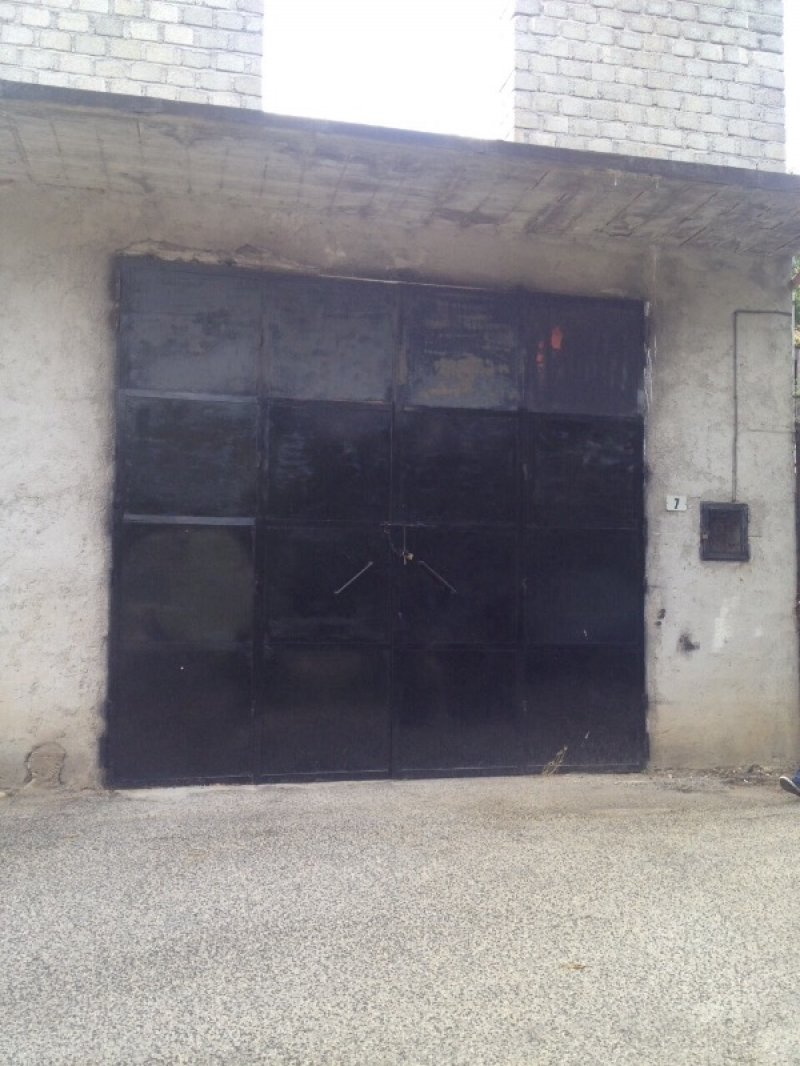 Pescina garage a L'Aquila in Vendita