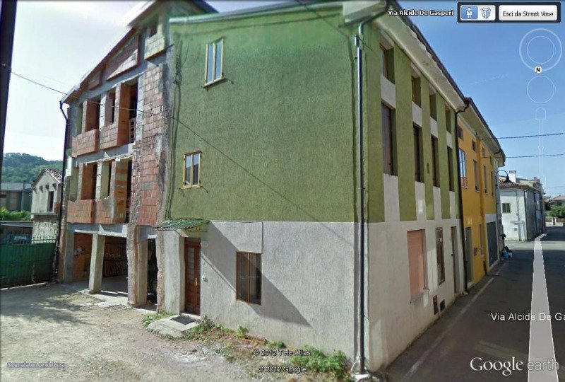 Chiuppano casa d'angolo di corte a Vicenza in Vendita