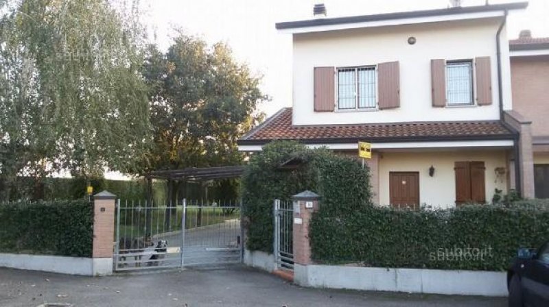 Casa a Santa Maria di Novellara a Reggio nell'Emilia in Vendita