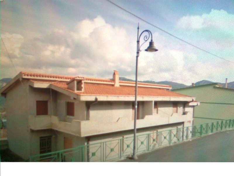 Ussassai casa suddivisa in 3 appartamenti a Ogliastra in Vendita
