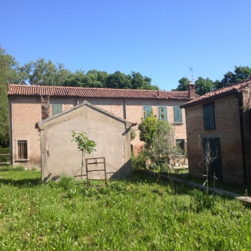Casa indipendente a Voghenza a Ferrara in Vendita