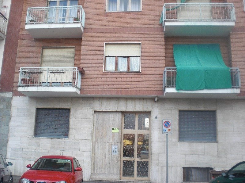 Nichelino alloggio al piano rialzato a Torino in Vendita