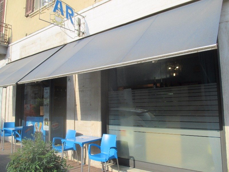 Bar ristorante a Canelli a Asti in Vendita