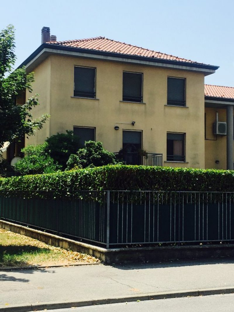 Villa a schiera di testa a Pioltello a Milano in Vendita