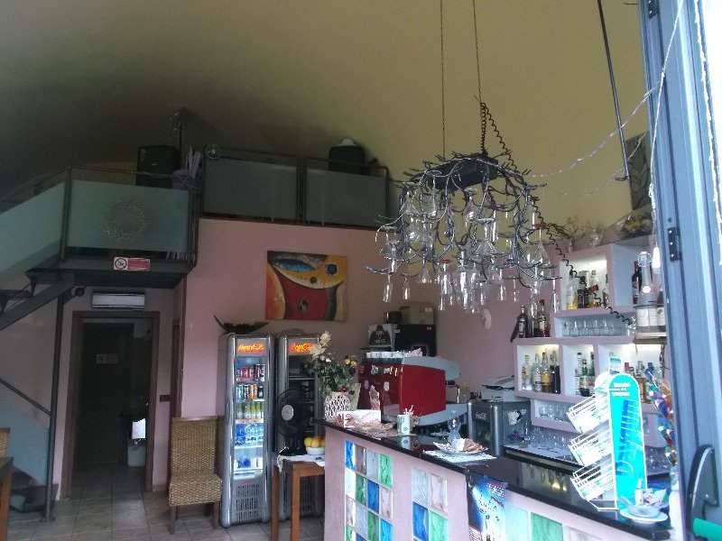 Bar ristorante nella vecchia darsena di Savona a Savona in Vendita