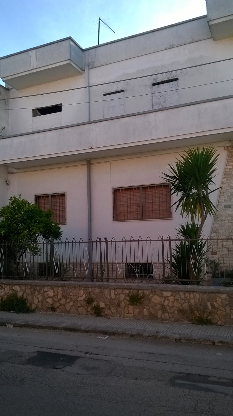 Manduria villa trilivelli con garage a Taranto in Vendita