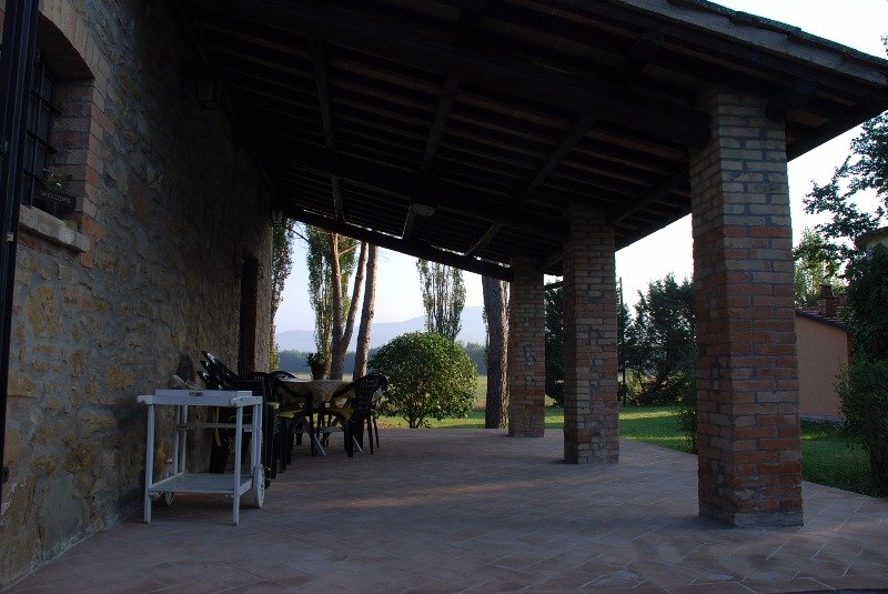 Perugia lago Trasimeno casale a Perugia in Affitto