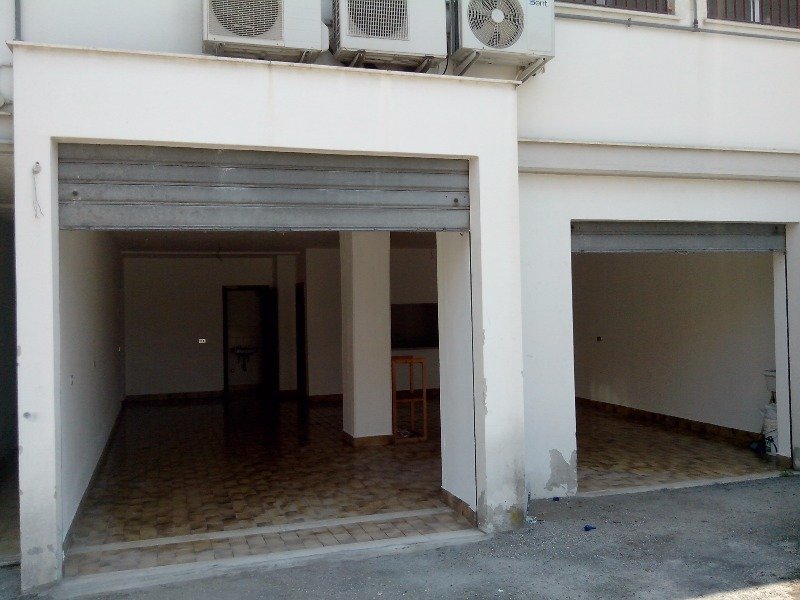 San Giovanni Teatino magazzino deposito a Chieti in Affitto
