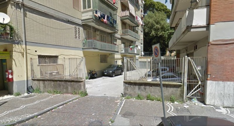 Castellammare di Stabia rione San Marco garage a Napoli in Affitto