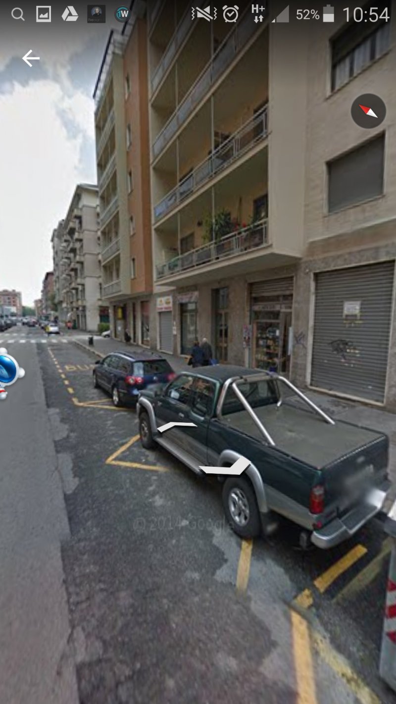 Borgo Filadelfia negozio con vetrina e servizi a Torino in Affitto