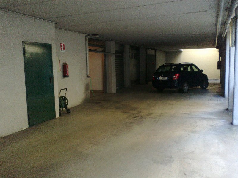 Triante box garage per auto a Monza e della Brianza in Vendita