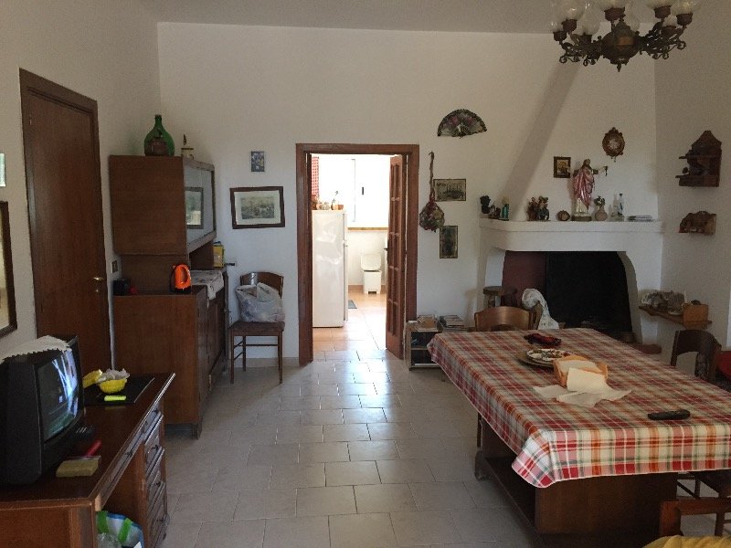 Oria villa con mini appartamento a Brindisi in Vendita