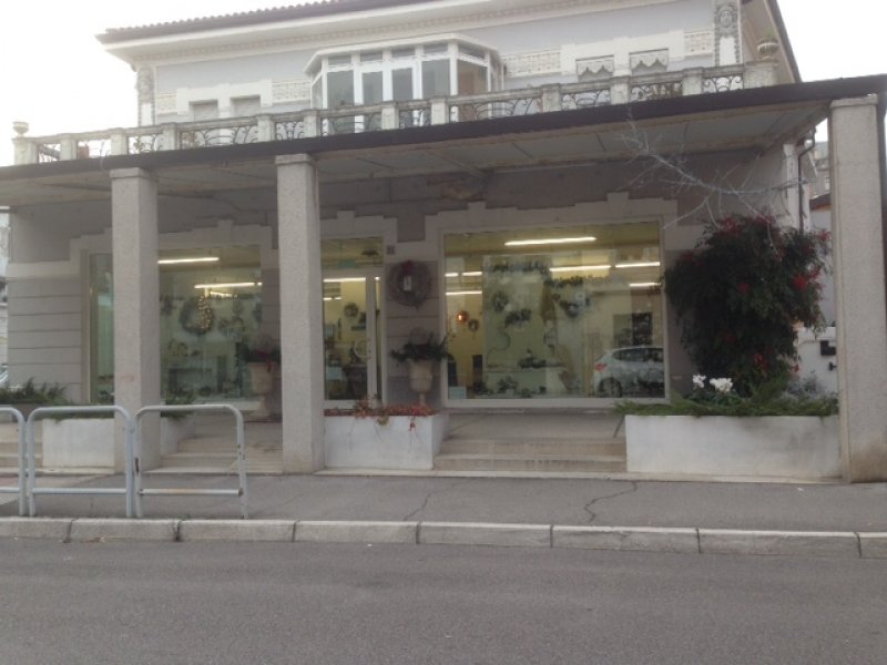 Monfalcone negozio a Gorizia in Affitto
