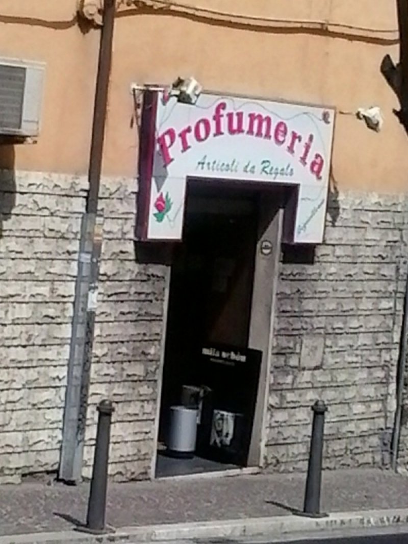 Monterotondo privatamente locale commerciale a Roma in Vendita