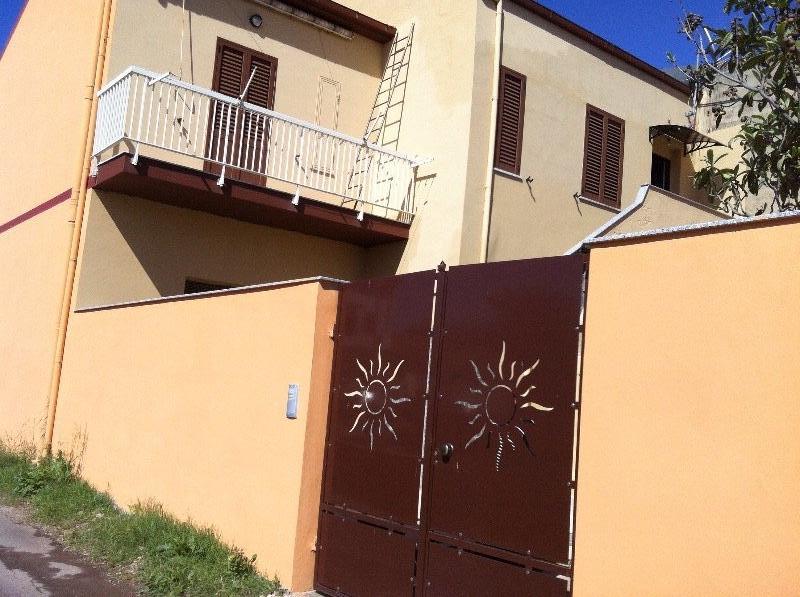 Olmedo casa indipendente con cortile a Sassari in Vendita