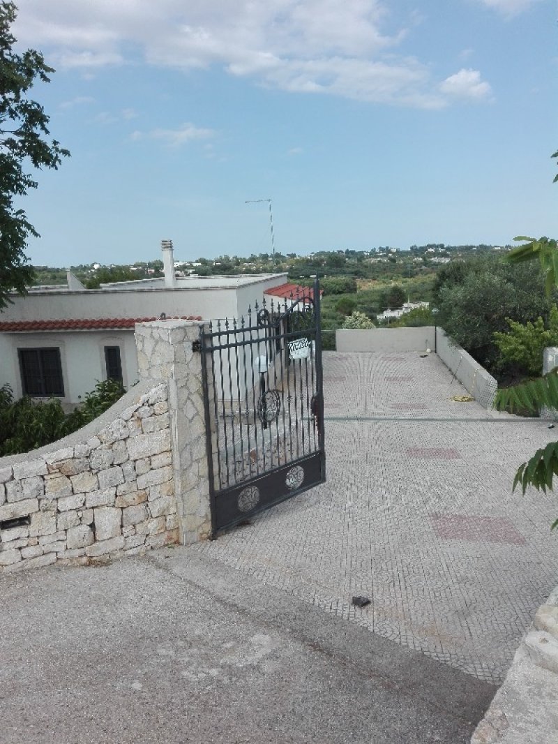 A Monopoli contrada Virbo villa a Bari in Vendita