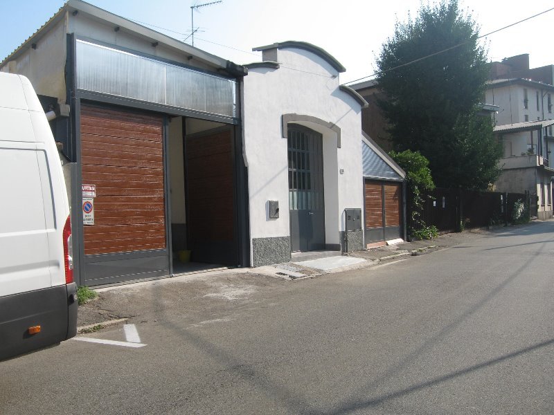 Gallarate magazzino deposito a Varese in Affitto