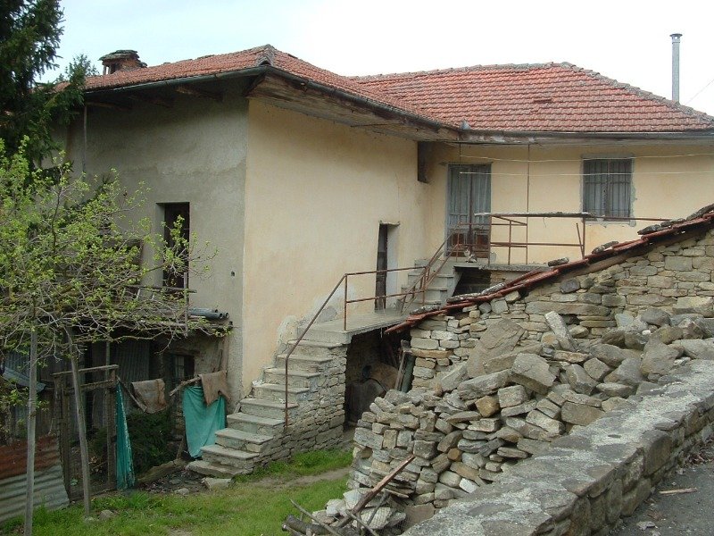 Localit Bergamaschi rustico da ristrutturare a Cuneo in Vendita