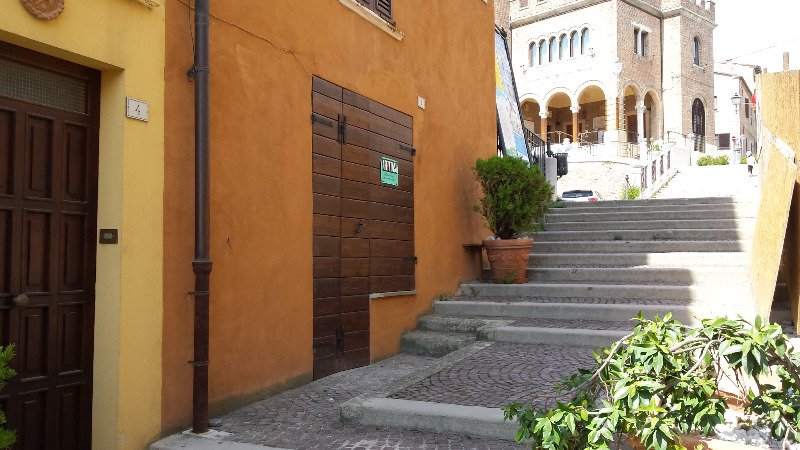 Mondolfo locale commerciale ufficio a Pesaro e Urbino in Affitto