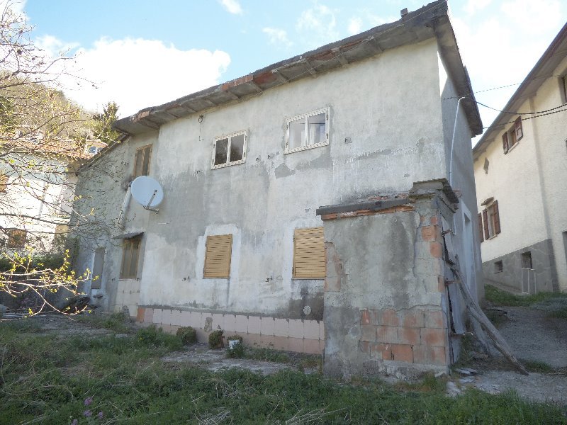Busana casa rustica da restaurare a Reggio nell'Emilia in Vendita