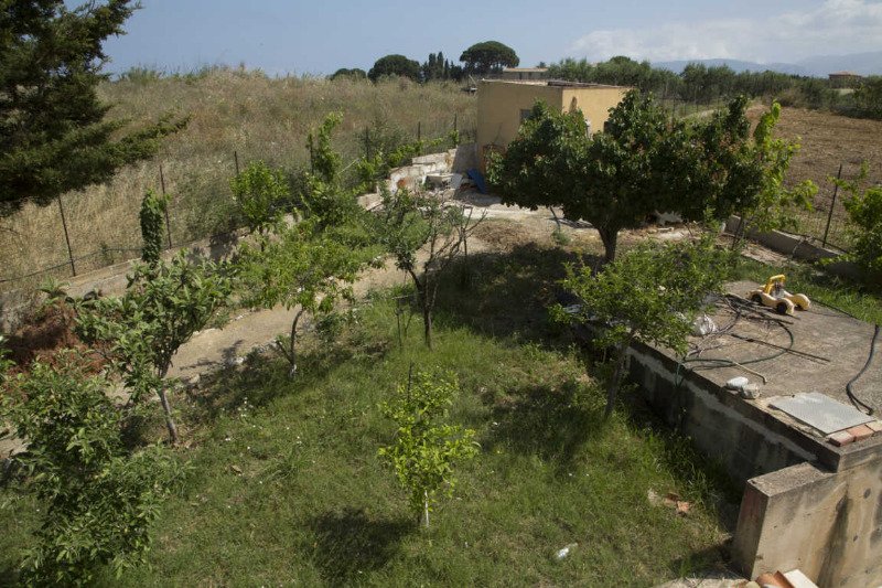 Balestrate villa immersa nella campagna a Palermo in Vendita