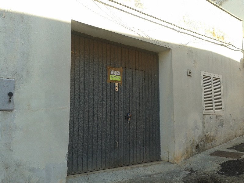 Sannicola garage in centro paese a Lecce in Vendita
