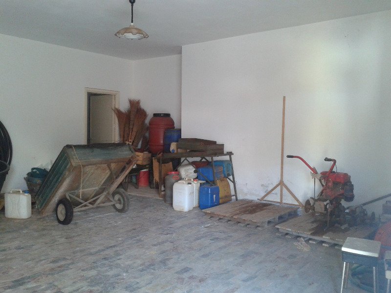 Sannicola garage in centro paese a Lecce in Vendita