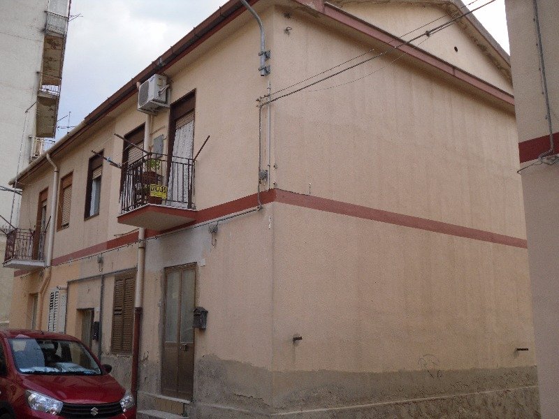 Serradifalco appartamentino in zona centrale a Caltanissetta in Vendita
