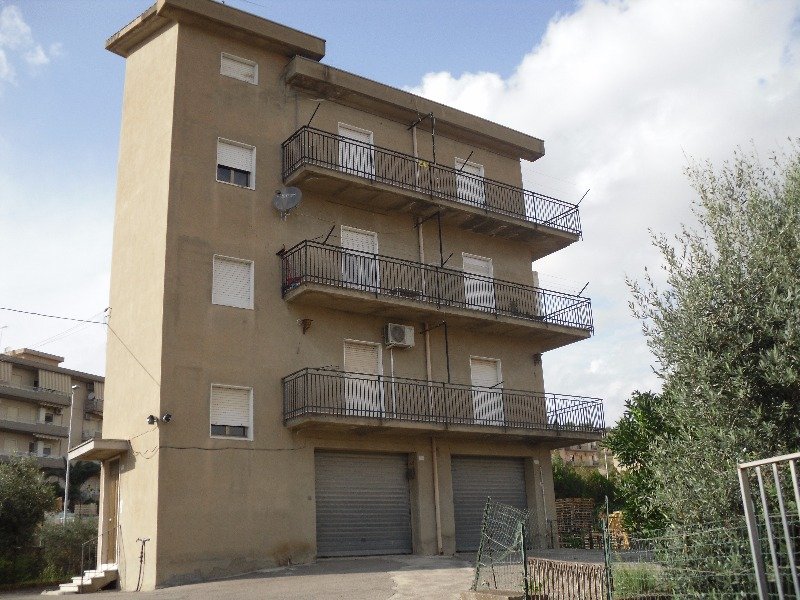 A Serradifalco appartamento con garage a Caltanissetta in Vendita