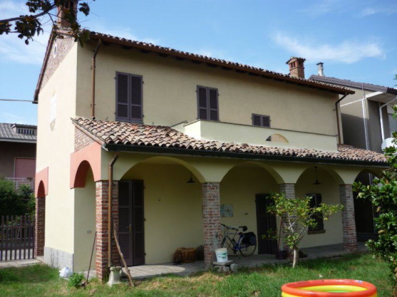 A Lomello casa indipendente a Pavia in Vendita