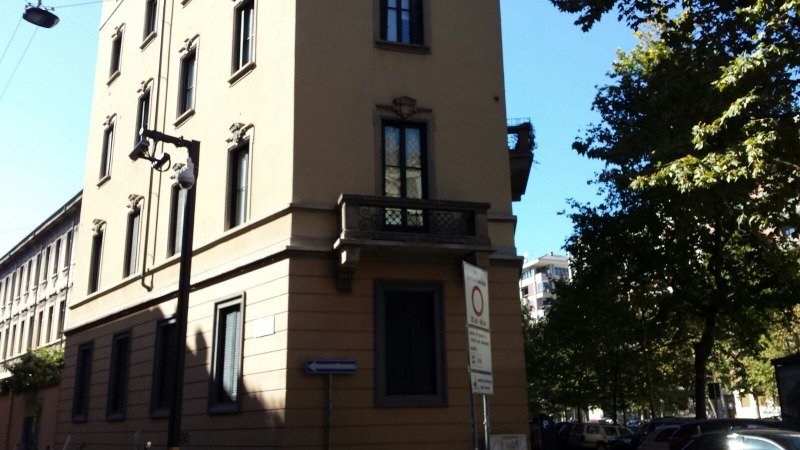 Zona Arco della Pace locale uso ufficio a Milano in Affitto