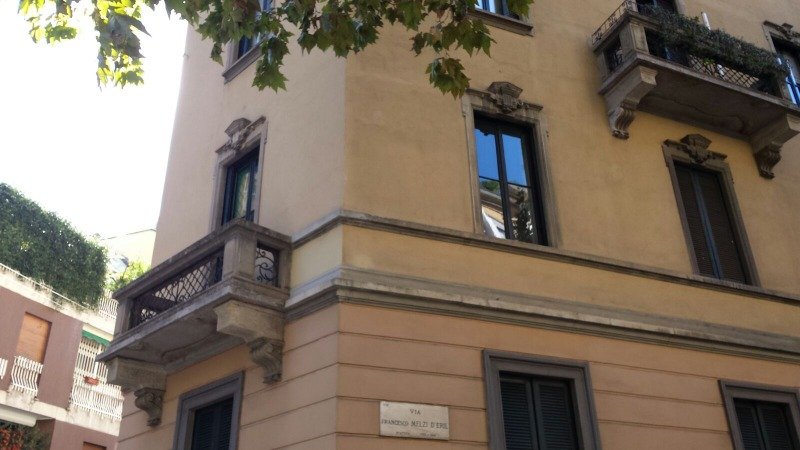 Zona Arco della Pace locale uso ufficio a Milano in Affitto